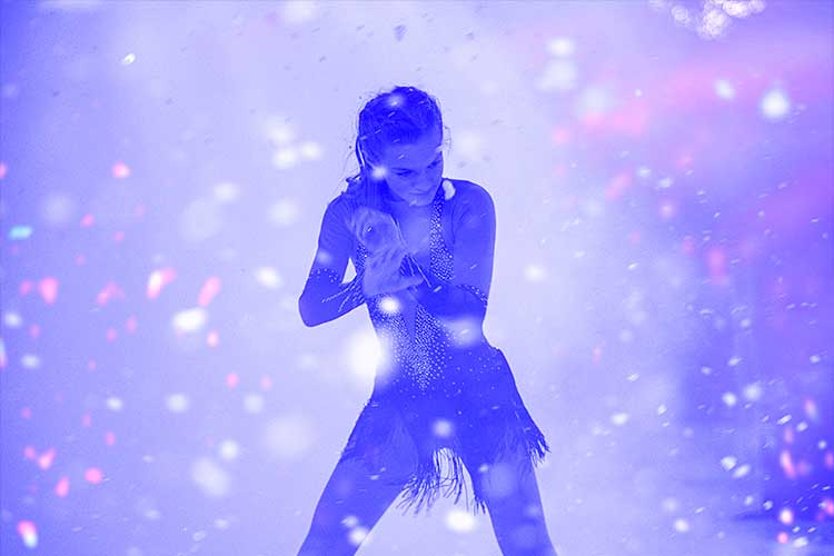 Spektakuläre Eisshows mit Tanz, Akrobatik und Pyrotechnik von Les Lionnes Susanne Morgenroth